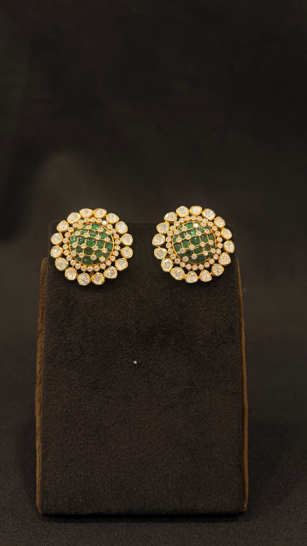 Sia Polki Panna Gol Studs – round dome earrings with emerald green grid pave centre and outer moissanite polki ring, handcrafted in Jodhpur